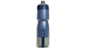 Flasche Camelbak Podium Chill mercury deep sea isoliert